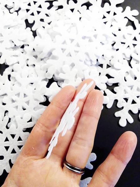 24 weiße Filz Schneeflocken Kristall